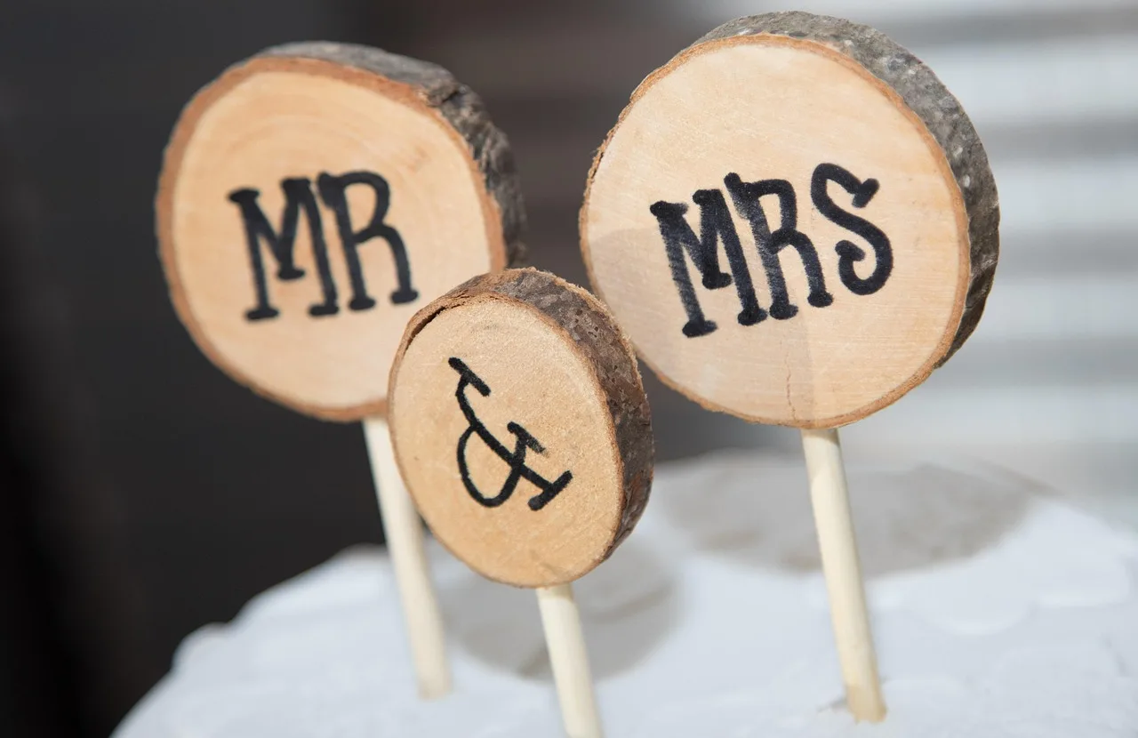 wedding reception, wedding, cake, cake topper, mr mrs, mr and mrs, reception, party, white, table, celebration, marriage, decoration, event, formal, romance, romantic, catering, wedding table, ceremony, fancy, decor, wedding reception, wedding reception, wedding reception, wedding reception, wedding reception, wedding, wedding, catering, catering, catering, catering, wedding table, wedding table. Wedding Caterer Cost per Person Toronto: What to Budget