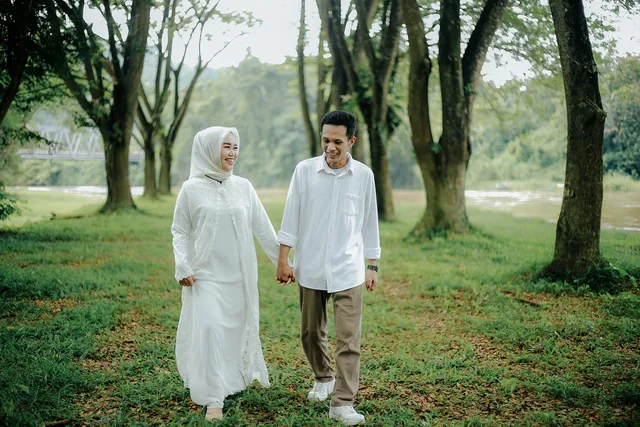 couple, lovers, wedding, marriage, bride, groom, love, happiness, nature, trees, portrait. What lenders check in a wedding planning business plan